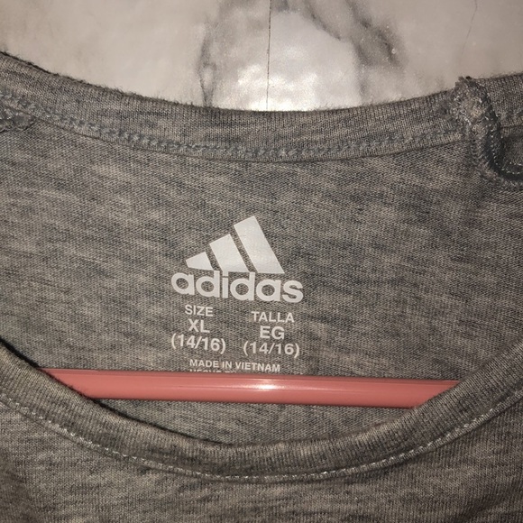 Used size XL adidas T-Shirt - Picture 3 of 5
